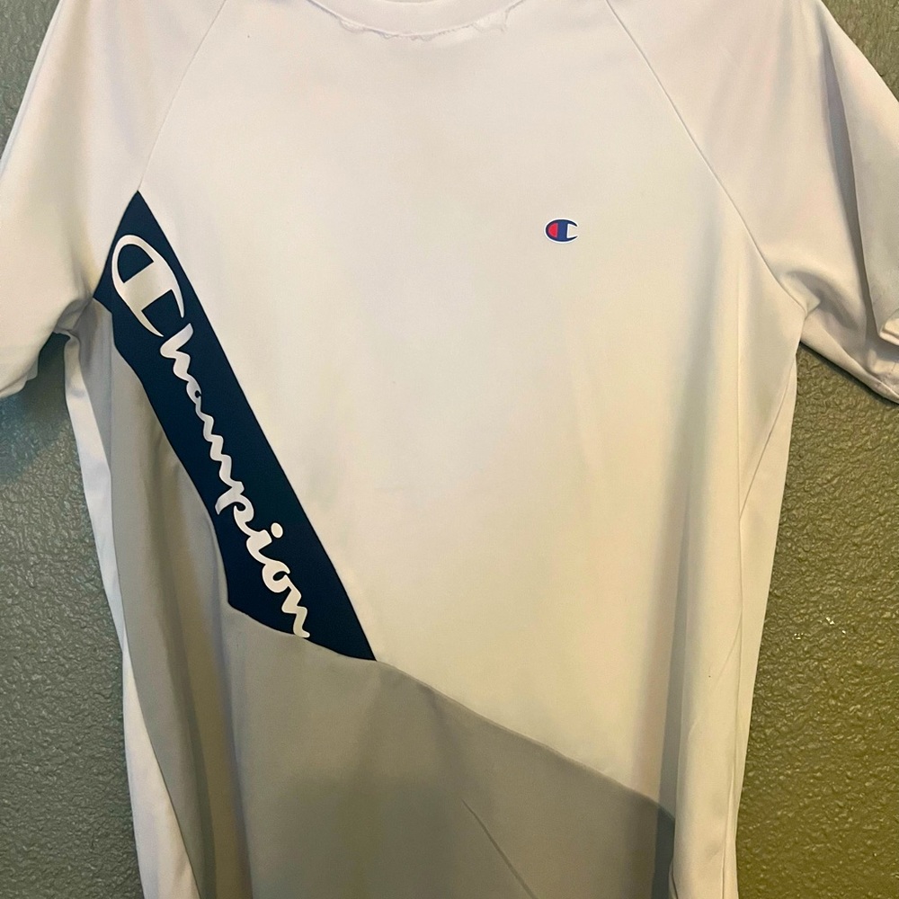 Boys 14/16 Champion dri-fit shirt